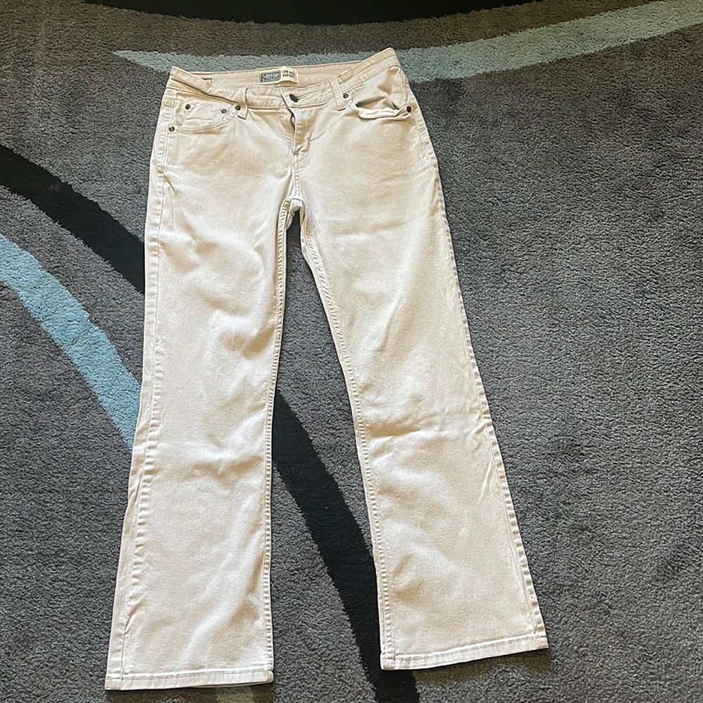 Signature by Levi Strauss & co low rise boot cut sz 6M